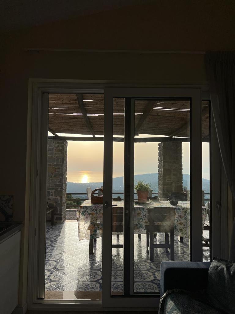 Casa Vacanze Villa La Gatta Vatolla Exterior photo